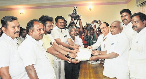 நெடுவாசல் போராட்டக் குழுவினருடன் மதுரையில் மத்திய அமைச்சர் பேச்சுவார்த்தை