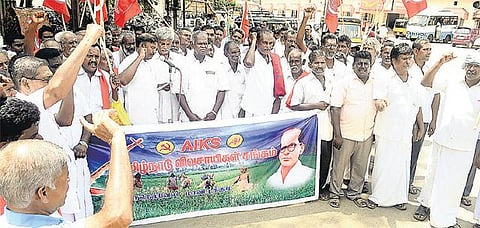 தாமிரபரணி தண்ணீரைக் காக்க அனைத்து கட்சிகளும் களமிறங்க வேண்டும்: தமிழகம் முழுவதும் போராட்டம் நடத்த நல்லகண்ணு அழைப்பு