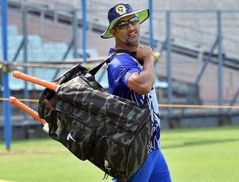 ராஞ்சியில் 3-வது டெஸ்ட்: பிட்ச் தயாரிப்பில் அக்கறை காட்டும் தோனி