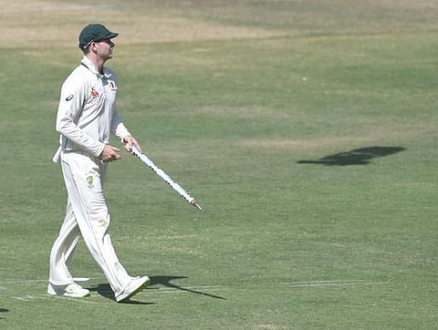 ஜென்டில்மேன் ஆட்டத்தில் ‘ஏமாற்றுக்காரர்’ ஸ்மித்: ஆஸ்திரேலிய கிரிக்கெட் வாரியம் வக்காலத்து வாங்குகிறது