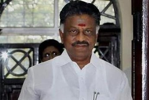 அதிமுக பொதுச் செயலாளர் விவகாரம்: ஓபிஎஸ் இன்று டெல்லி செல்கிறார் - தலைமை தேர்தல் ஆணையரிடம் நேரில் விளக்கம்