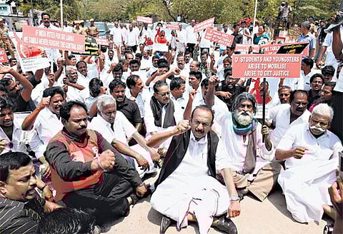 இலங்கை தூதரகத்தை முற்றுகையிட முயன்ற வைகோ கைது