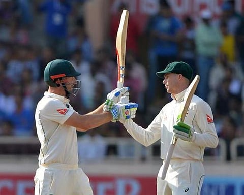 ஹேண்ட்ஸ்கம்ப், ஷான் மார்ஷ் அபாரத் தடுப்பாட்டம்: தோல்வியிலிருந்து தப்பியது ஆஸ்திரேலியா