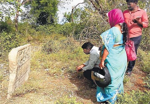 வண்டலூர் அருகே ராஜராஜ சோழன் காலத்து கல்வெட்டு: தொல்லியல் துறை அதிகாரிகள் ஆய்வு