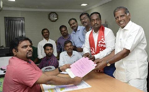 விசிக நிலைப்பாட்டால் எங்களுக்கு எந்த பாதிப்பும் இல்லை: ஆர்.கே.நகர் மார்க்சிஸ்ட் வேட்பாளர் லோகநாதன் சிறப்புப் பேட்டி