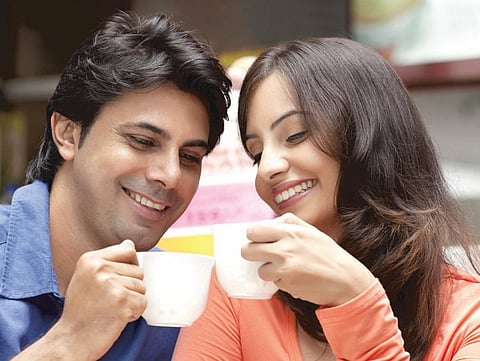 கணவனே தோழன்: விளக்காக மாற்றிய வித்தகர்