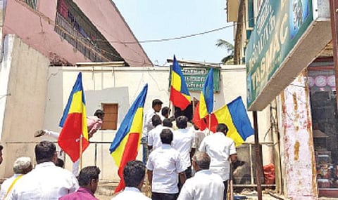 டாஸ்மாக் கடையை மூடக்கோரி காஞ்சிபுரத்தில் பாமக ஆர்ப்பாட்டம்