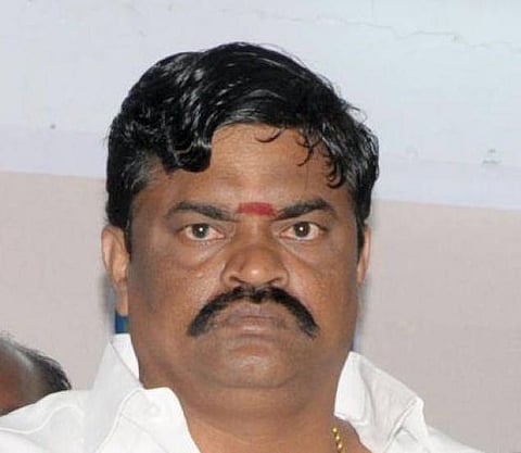 ஓபிஎஸ் ஆதரவாளர் மீது தாக்குதல்: ராஜேந்திர பாலாஜி மீது போலீஸார் வழக்கு பதிவு