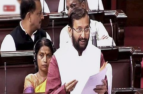 பள்ளிகள் மதிய உணவு சாப்பிடும் இடமாக மட்டுமே உள்ளன: பிரகாஷ் ஜவடேகர் கருத்து