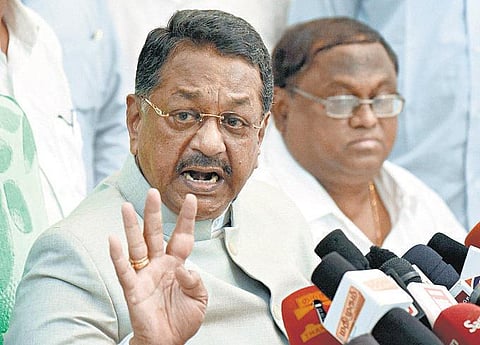 ஜல்லிக்கட்டு கலவரத்தில் பாதிக்கப்பட்டவர்கள் உரிய பிரமாண பத்திரத்தை ஏப்ரல் இறுதிக்குள் அளிக்க வேண்டும்: விசாரணை ஆணையத்தின் தலைவர் தகவல்