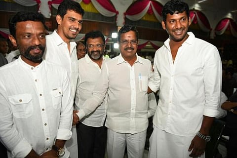 ரசிகர்கள் வாங்கும் டிக்கெட்டில் ஒரு ரூபாய் எடுத்து விவசாயிகளுக்கு கொடுப்போம்: விஷால் உறுதி