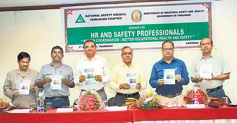 விபத்துகளை தடுப்பதுடன் பணியாளர் நலனிலும் அக்கறை செலுத்துங்கள்: தொழிற்சாலை பாதுகாப்பு அதிகாரிகளுக்கு அறிவுரை