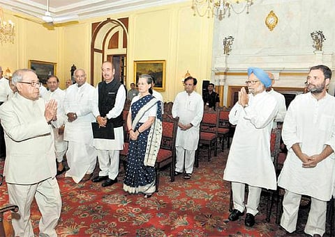 மின்னணு வாக்குப்பதிவு இயந்திர முறைகேடு தொடர்பாக குடியரசுத் தலைவர் பிரணாபிடம் எதிர்க்கட்சிகள் முறையீடு: ஜனநாயகத்தை காக்க நடவடிக்கை தேவை என வலியுறுத்தல்