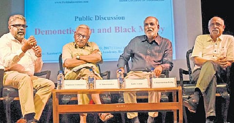 பணமதிப்பு நீக்க நடவடிக்கை குறித்த விஷயங்களை புரிந்து கொள்ள முடியவில்லை: தி இந்து மைய நிகழ்ச்சியில் நிபுணர்கள் கருத்து