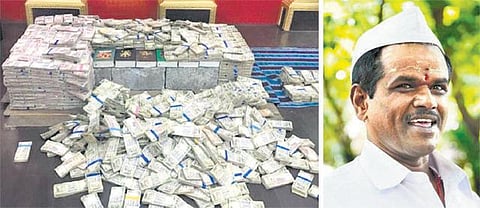 பெங்களூருவில் ரூ.14.8 கோடி பழைய நோட்டுகள் பறிமுதல்: முன்னாள் கவுன்சிலர் தமிழகத்தில் தலைமறைவு?