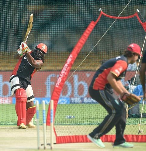 ஷேன் வாட்சனுக்குப் பதிலாக கிறிஸ் கெய்லைக் களமிறக்குங்கள்: ஆர்சிபிக்கு கங்குலி ஆலோசனை