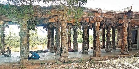 காலக்கண்ணாடியாக விளங்கும் கல் மண்டபங்களை பாதுகாப்போம்