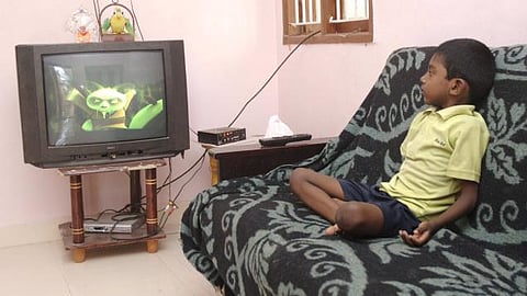 இனிமேல் பணமின்றி பாடல், ட்ரெய்லர் இல்லை: தொலைக்காட்சி நிறுவனங்களுக்கு தயாரிப்பாளர் சங்கம் கெடுபிடி