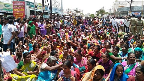 திருப்பூர் முதலிபாளையம் டாஸ்மாக் பார் சூறை: பெண்கள் உட்பட 100-க்கும் மேற்பட்டோர் கைது