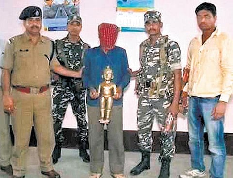 இந்திய-நேபாள எல்லையில் ரூ.45 கோடி மதிப்பிலான சிலையைக் கடத்த முயன்றவர் கைது