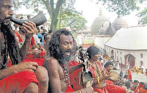 கோயில்களில் என்ன நடக்கிறது?