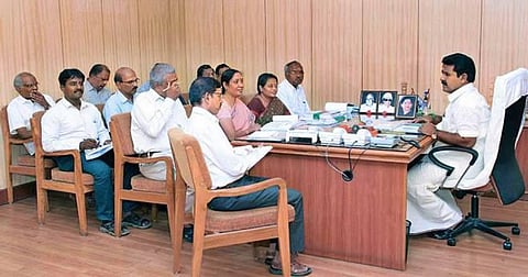 அமைச்சர் காமராஜ் மீது வழக்கு பதிய உத்தரவிட்டும் ஏன் செய்யவில்லை?- தமிழக அரசுக்கு உச்ச நீதிமன்றம் கண்டனம்