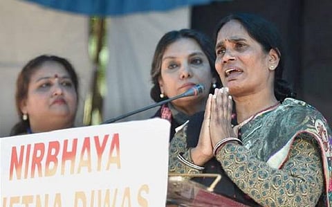 நிர்பயா வழக்கில் உச்ச நீதிமன்றம் இன்று தீர்ப்பு: குற்றவாளிகளுக்கு தூக்கு உறுதியாகுமா?