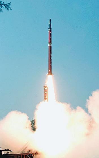 ஒடிசா மாநிலத்தில் அக்னி -2 ஏவுகணை சோதனை வெற்றி