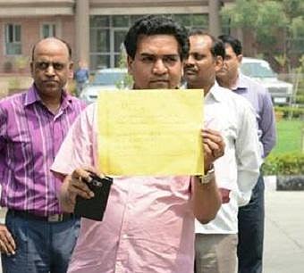 ரூ.2 கோடி லஞ்சப்புகார்: டெல்லி முதல்வர் கேஜ்ரிவால் மீது வழக்குப் பதிவு