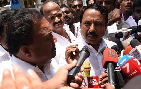 பிளஸ் 2 தேர்வு முடிவு 9 லட்சம் மாணவர்களுக்கும் செல்போனில் அனுப்பப்படும்: அமைச்சர் செங்கோட்டையன்