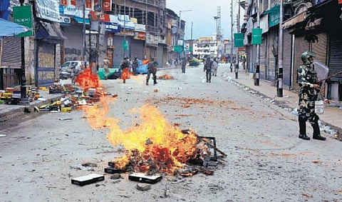 காஷ்மீரின் முடிவில்லாத துயரம்