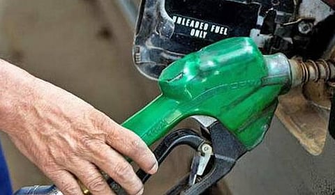 பெட்ரோல் பங்க்குகளுக்கு ஞாயிறு விடுமுறை கிடையாது