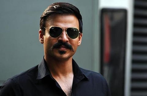 மாவோயிஸ்ட் தாக்குதலில் உயிரிழந்த சிஆர்பிஎப் வீரர்கள் குடும்பங்களுக்கு 25 வீடுகள்: நடிகர் விவேக் ஓபராய் நன்கொடை