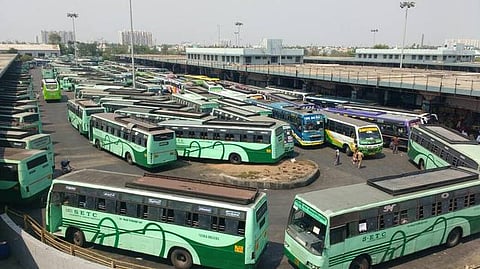 ரூ.1250 கோடி வழங்க தமிழக அரசு ஒப்புதல்: போக்குவரத்து தொழிலாளர்களின் வேலைநிறுத்தம் தற்காலிகமாக ஒத்திவைப்பு