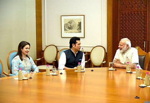 பிரதமர் மோடியைச் சந்தித்து ஆசி பெற்றார் சச்சின் டெண்டுல்கர்