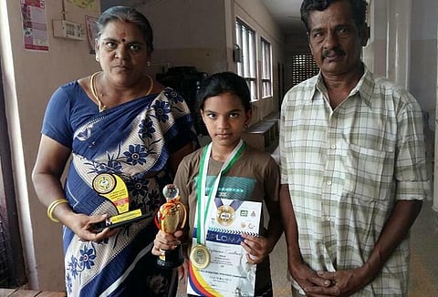 அறம் பழகு எதிரொலி: தி இந்து வாசகர்களால் மலேசியா சென்ற ஹேமாவர்ஷினி கராத்தே போட்டியில் தங்கம் வென்றார்