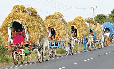 குலதெய்வ வழிபாட்டுக்கு மாட்டு வண்டிகளில் 16 நாள் பயணம்: 200 ஆண்டுகளாக தொடரும் கிராம மக்களின் பாரம்பரிய வழக்கம்