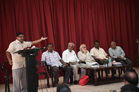 நீட் தேர்வு விலக்கு சட்ட மசோதா அமலுக்கு வர ஓபிஎஸ், ஈபிஎஸ் ஜெ.சமாதியில் அமர வேண்டும்: ஹரி பரந்தாமன்