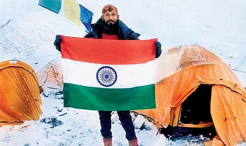 எவரெஸ்ட் சிகரத்தில் ஏறிய இந்தியர் பலி