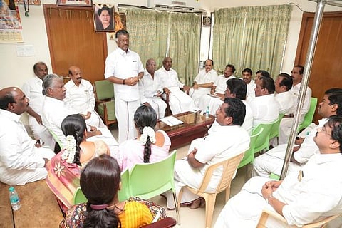 அடுத்தக்கட்ட நடவடிக்கைகள் குறித்து ஆதரவாளர்களுடன் ஓ.பன்னீர் செல்வம் ஆலோசனை