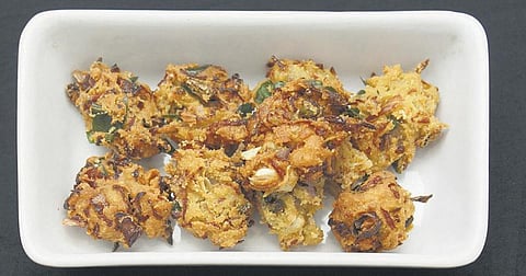 சிறுதானிய நொறுவை: நெய் மணக்கும் பக்கோடா