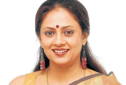 மீண்டும் சொல்வதெல்லாம் உண்மை நிகழ்ச்சியால் சர்ச்சை: லட்சுமி ராமகிருஷ்ணன் விளக்கம்