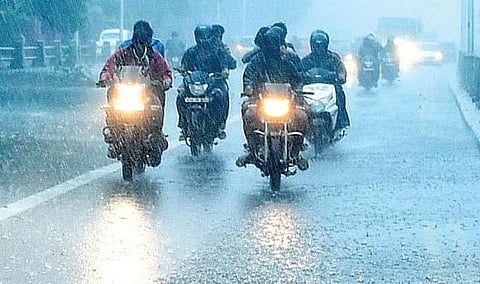 தென்கிழக்கு வங்கக் கடலில் காற்றழுத்த தாழ்வு நிலை: தமிழகத்துக்கு மழை வாய்ப்பில்லை