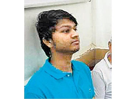 ஷீனா போரா கொலையை விசாரித்து வந்த போலீஸ் அதிகாரியின் மகன் கைது: பெற்ற தாயை கொலை செய்து தலைமறைவாக இருந்தவர்