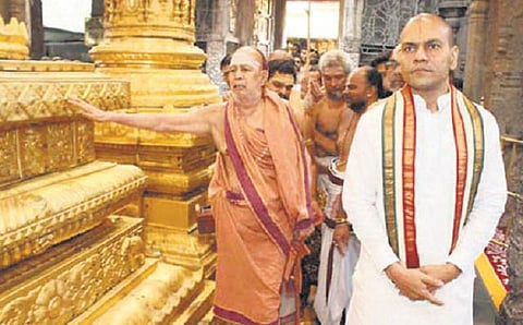 கோடை விடுமுறையால் திருப்பதியில் அலைமோதும் பக்தர்கள் கூட்டம்