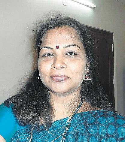 இறைச்சிக்காக மாடு விற்பது தொடர்பான வழக்கில் தடையாணை: ஒரே நாளில் பிரபலமான செல்வகோமதி