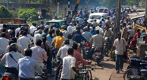 அதிவேகமாக வாகனம் ஓட்டிய 447 பேர் மீது வழக்கு