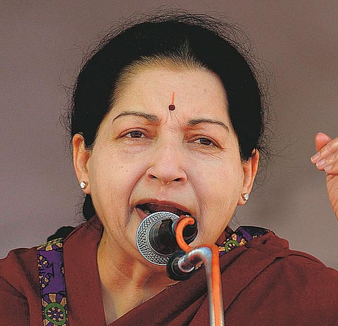 பெண் அரசியல் 07: ‘அம்மா’வின் எழுச்சியும் வீழ்ச்சியும்!