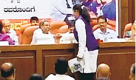 பள்ளிக்கூடம் அருகே போதைப் பொருள் விற்பனை: முதல்வரிடம் தைரியமாக முறையிட்ட 8-ம் வகுப்பு மாணவன்; ஒரே நாளில் கர்நாடக அரசு நடவடிக்கை