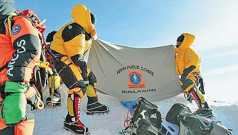 ஆக்ஸிஜன் சிலிண்டர் இன்றி எவரெஸ்டில் ஏறிய இந்தியக் குழு